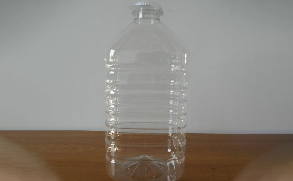 兰州塑料油桶与油瓶：东峰塑料，以质量赢得信赖.jpg
